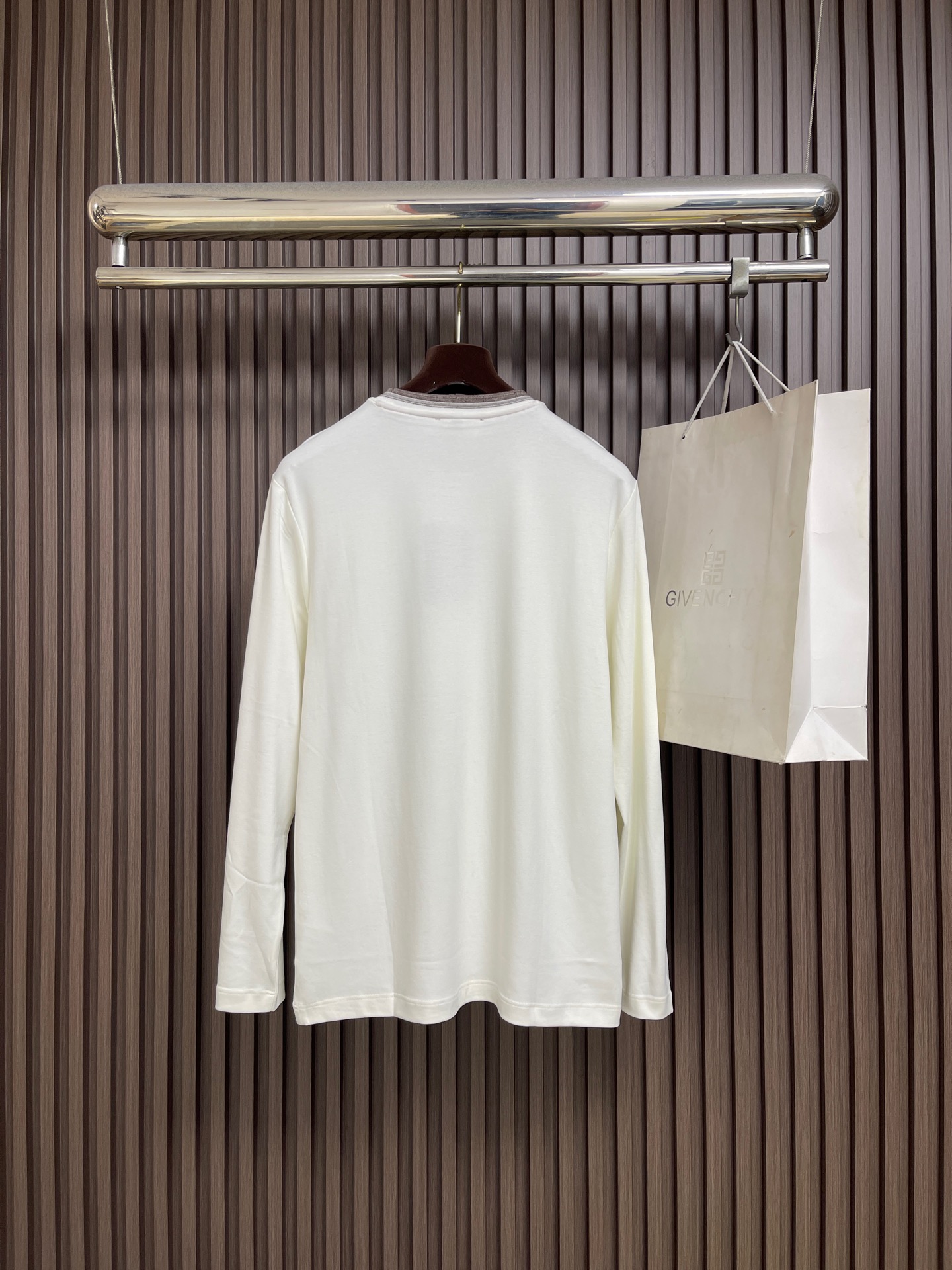 🛒🛒Loro piana Loro Piana 低调老钱风2026SS 经典款长袖T恤，这款短袖以意大利利古里亚海岸的自