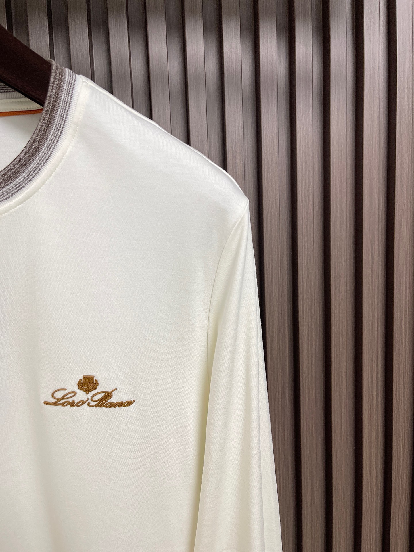 🛒🛒Loro piana Loro Piana 低调老钱风2026SS 经典款长袖T恤，这款短袖以意大利利古里亚海岸的自
