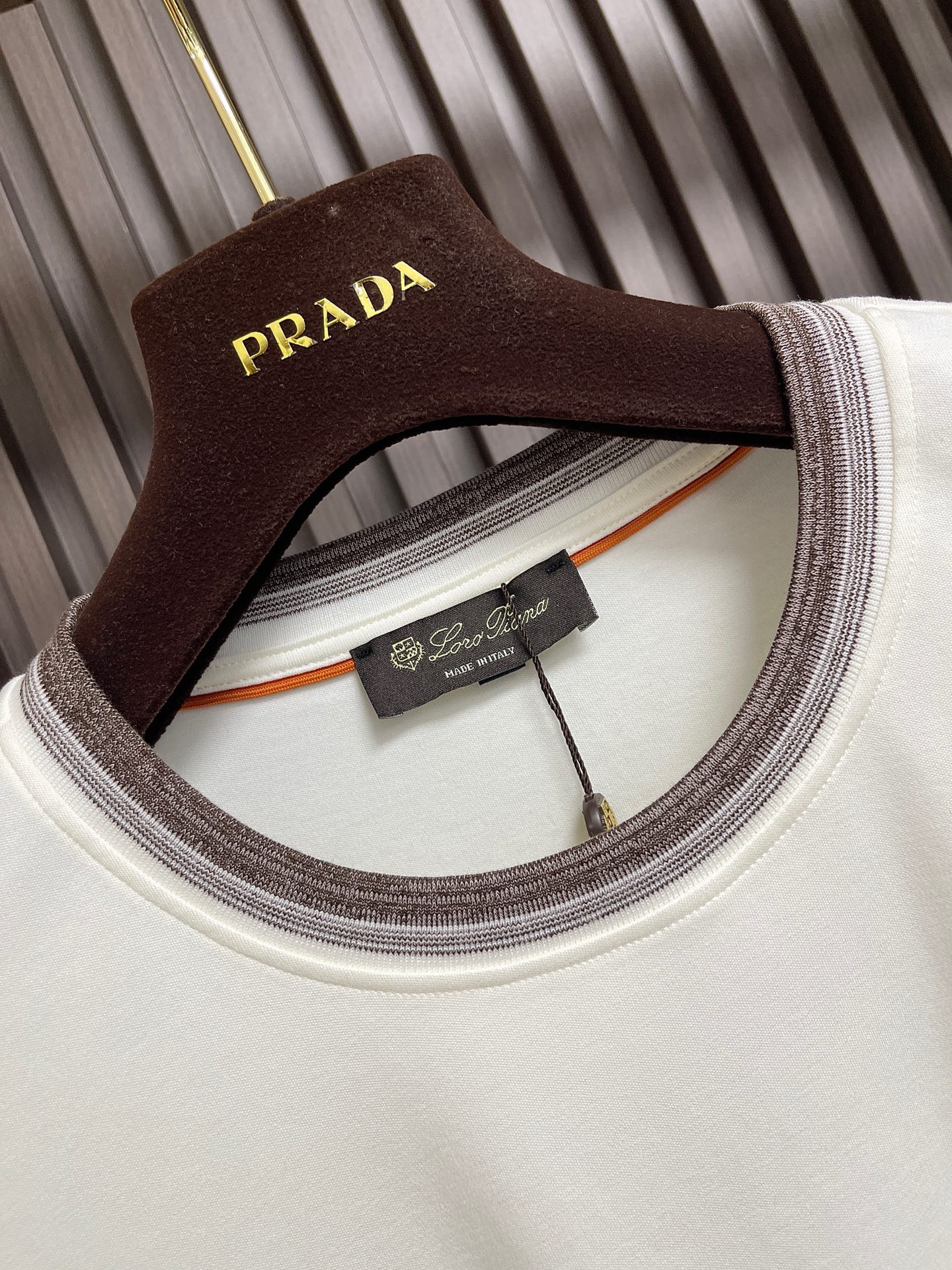 🛒🛒Loro piana Loro Piana 低调老钱风2026SS 经典款长袖T恤，这款短袖以意大利利古里亚海岸的自