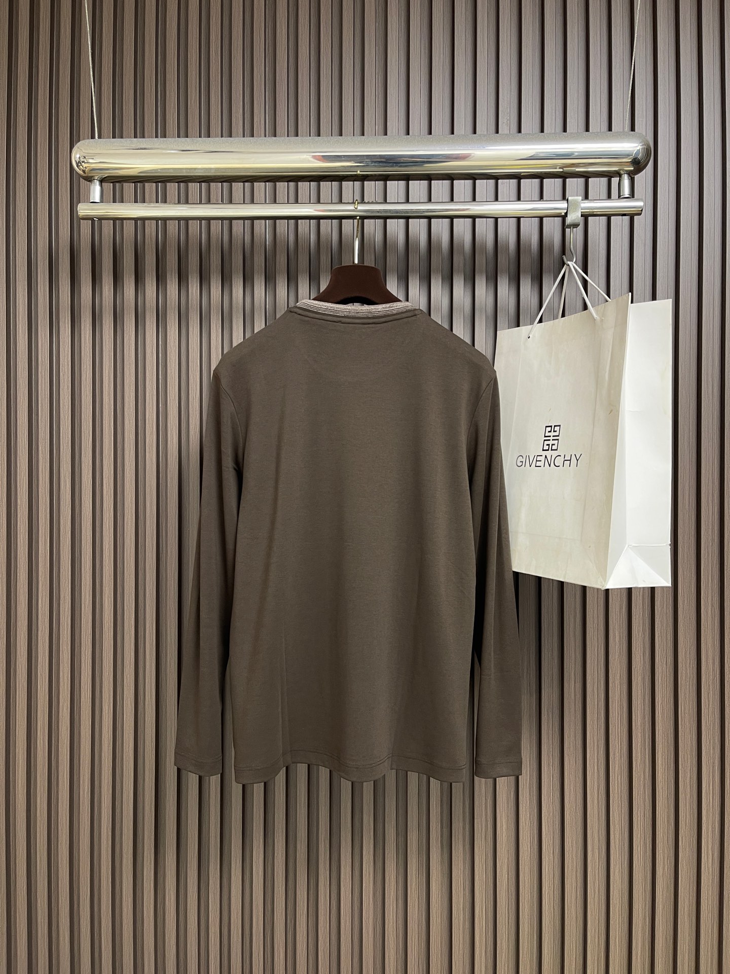 🛒🛒Loro piana Loro Piana 低调老钱风2026SS 经典款长袖T恤，这款短袖以意大利利古里亚海岸的自