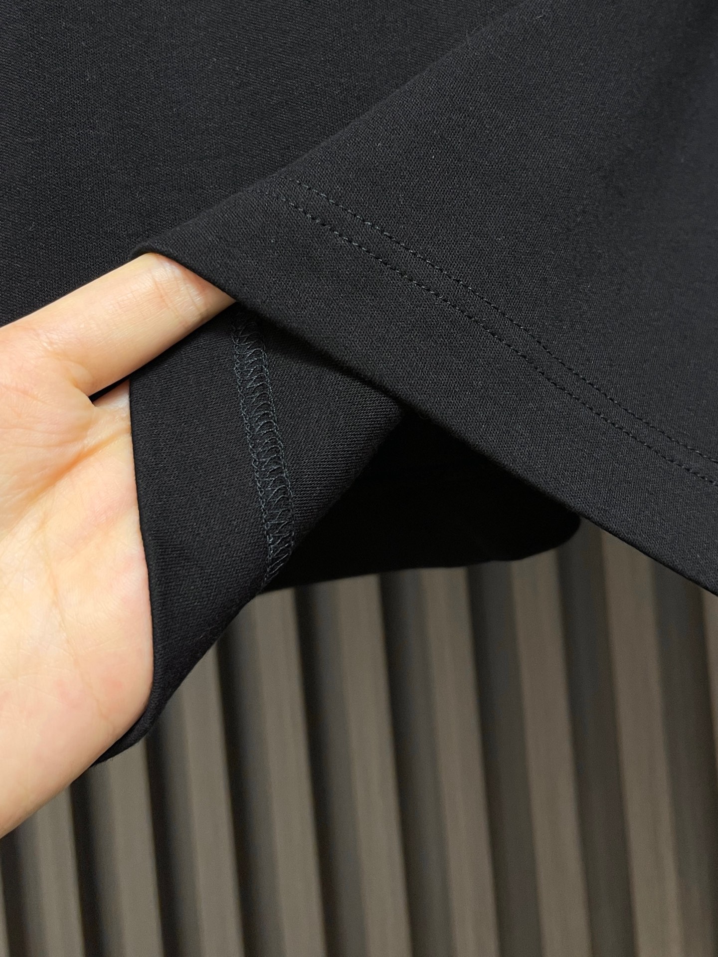 🛒🛒Loro piana Loro Piana 低调老钱风2026SS 经典款长袖T恤，这款短袖以意大利利古里亚海岸的自