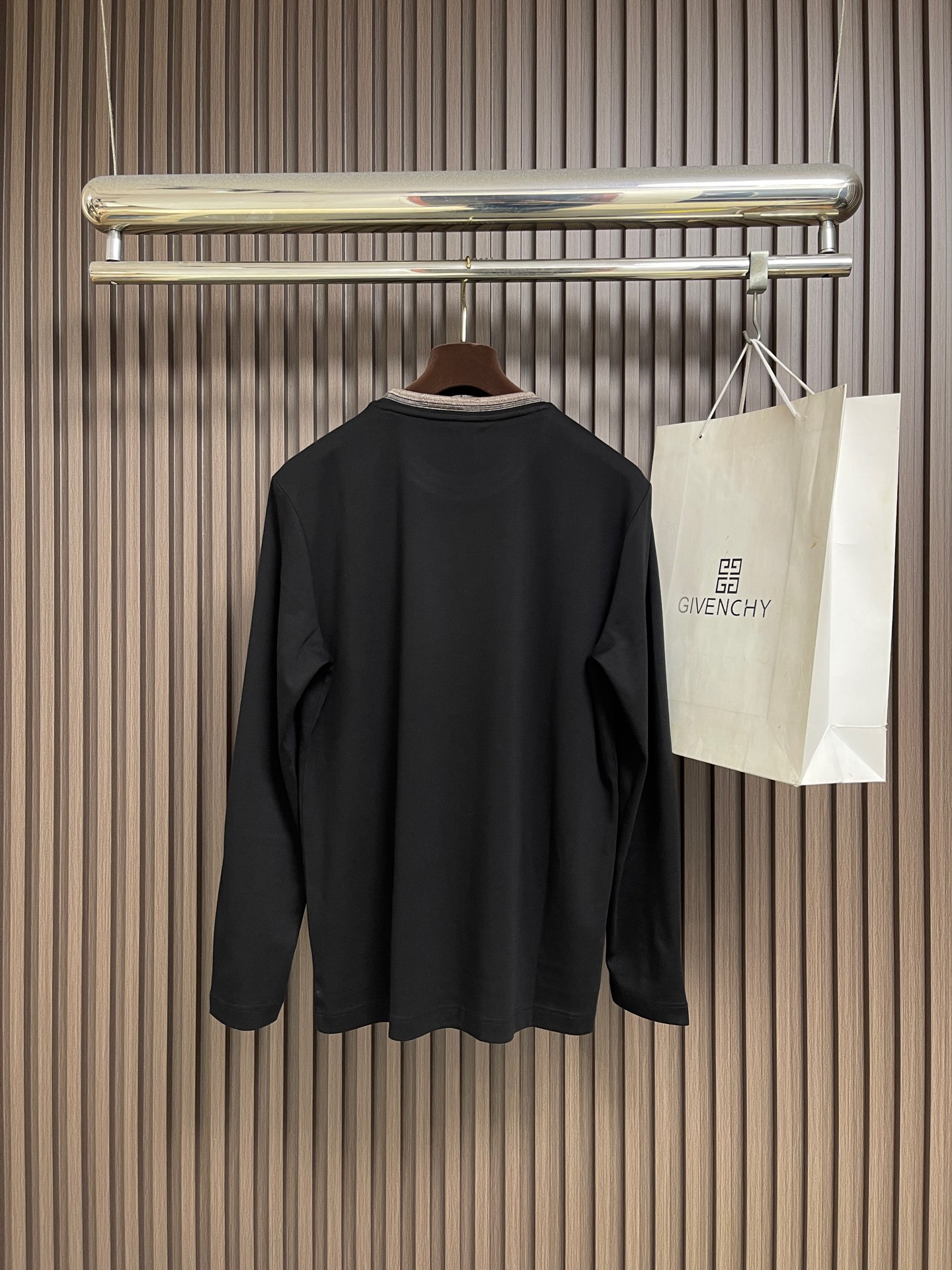 🛒🛒Loro piana Loro Piana 低调老钱风2026SS 经典款长袖T恤，这款短袖以意大利利古里亚海岸的自