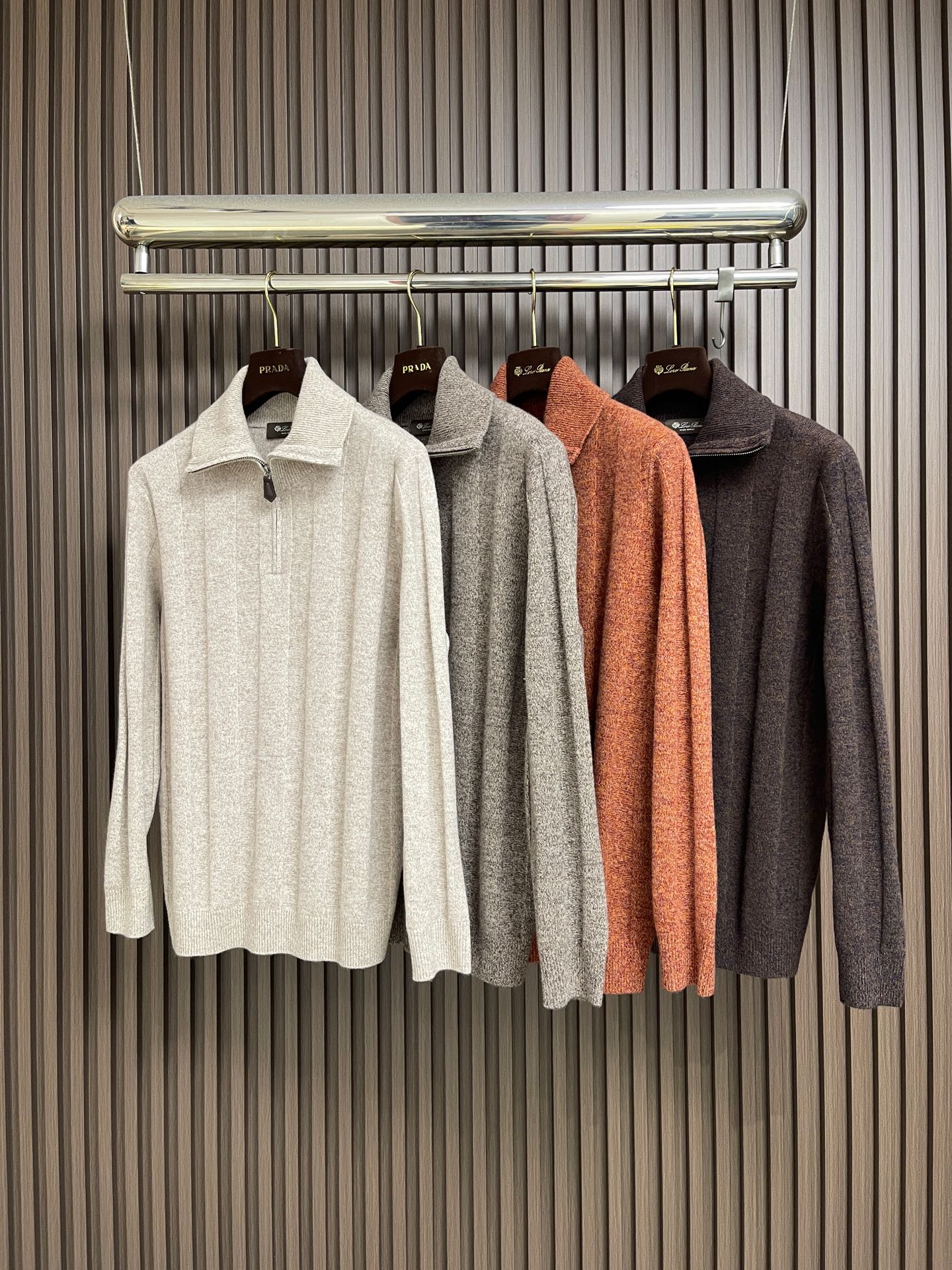 🛒🛒Loro piana 半拉链毛衣Polo针织衫,混纺针织面料,羊毛 山羊绒、面料厚实软糯,哑光高级质感,抗起球不易松 🛒🛒Loro piana 半拉链毛衣Polo针织衫,混纺针织面料,羊毛 山羊绒、面料厚实软糯,哑光高级质感,抗起球不易松