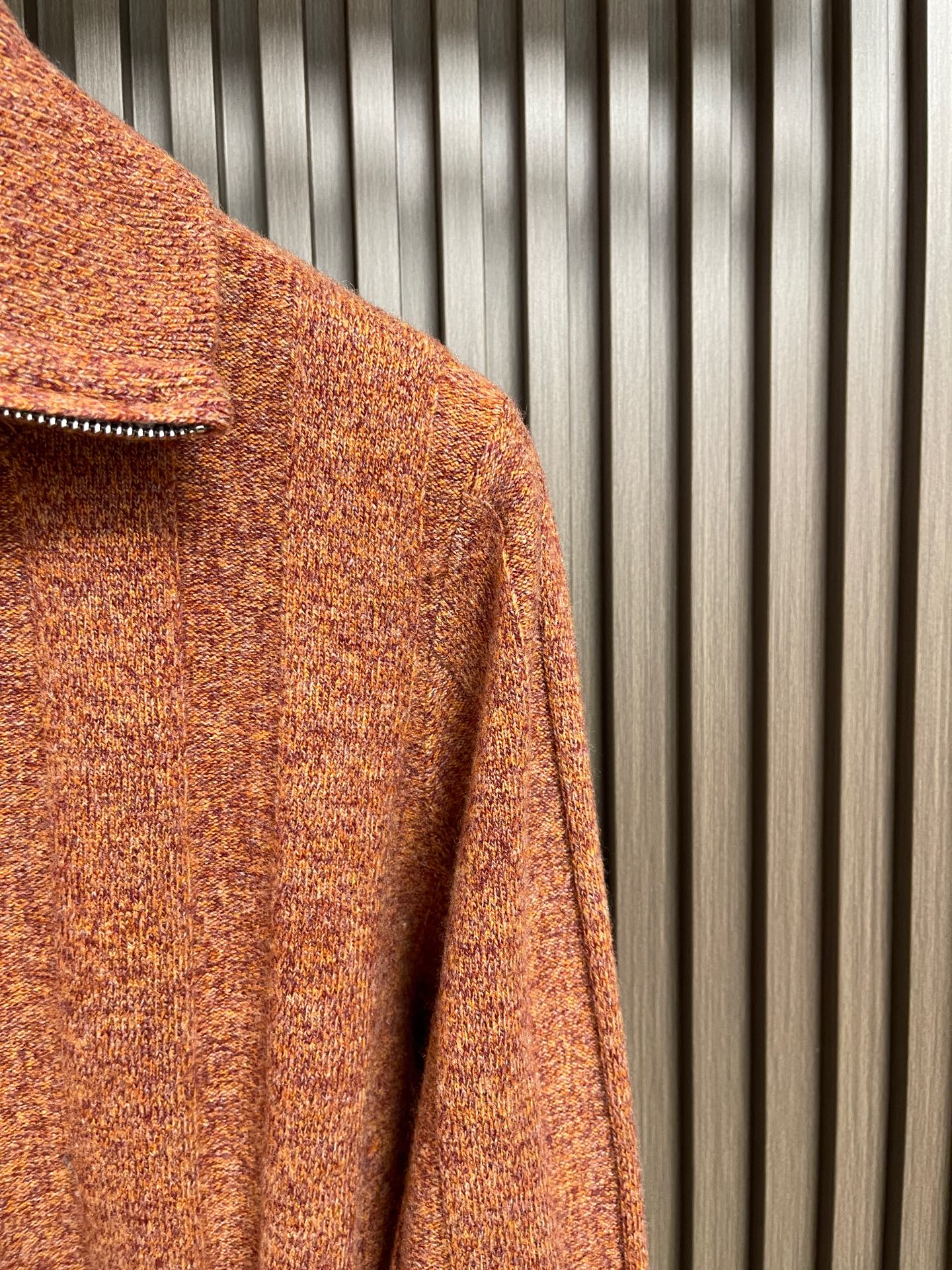 🛒🛒Loro piana 半拉链毛衣Polo针织衫,混纺针织面料,羊毛 山羊绒、面料厚实软糯,哑光高级质感,抗起球不易松 🛒🛒Loro piana 半拉链毛衣Polo针织衫,混纺针织面料,羊毛 山羊绒、面料厚实软糯,哑光高级质感,抗起球不易松