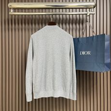 🛒🛒Loro piana 圆领针织毛衣,匠心圆领版型,低调精致,不张扬却处处考究,恰到好处修饰脖颈线条,日常内搭、单穿都 🛒🛒Loro piana 圆领针织毛衣,匠心圆领版型,低调精致,不张扬却处处考究,恰到好处修饰脖颈线条,日常内搭、单穿都