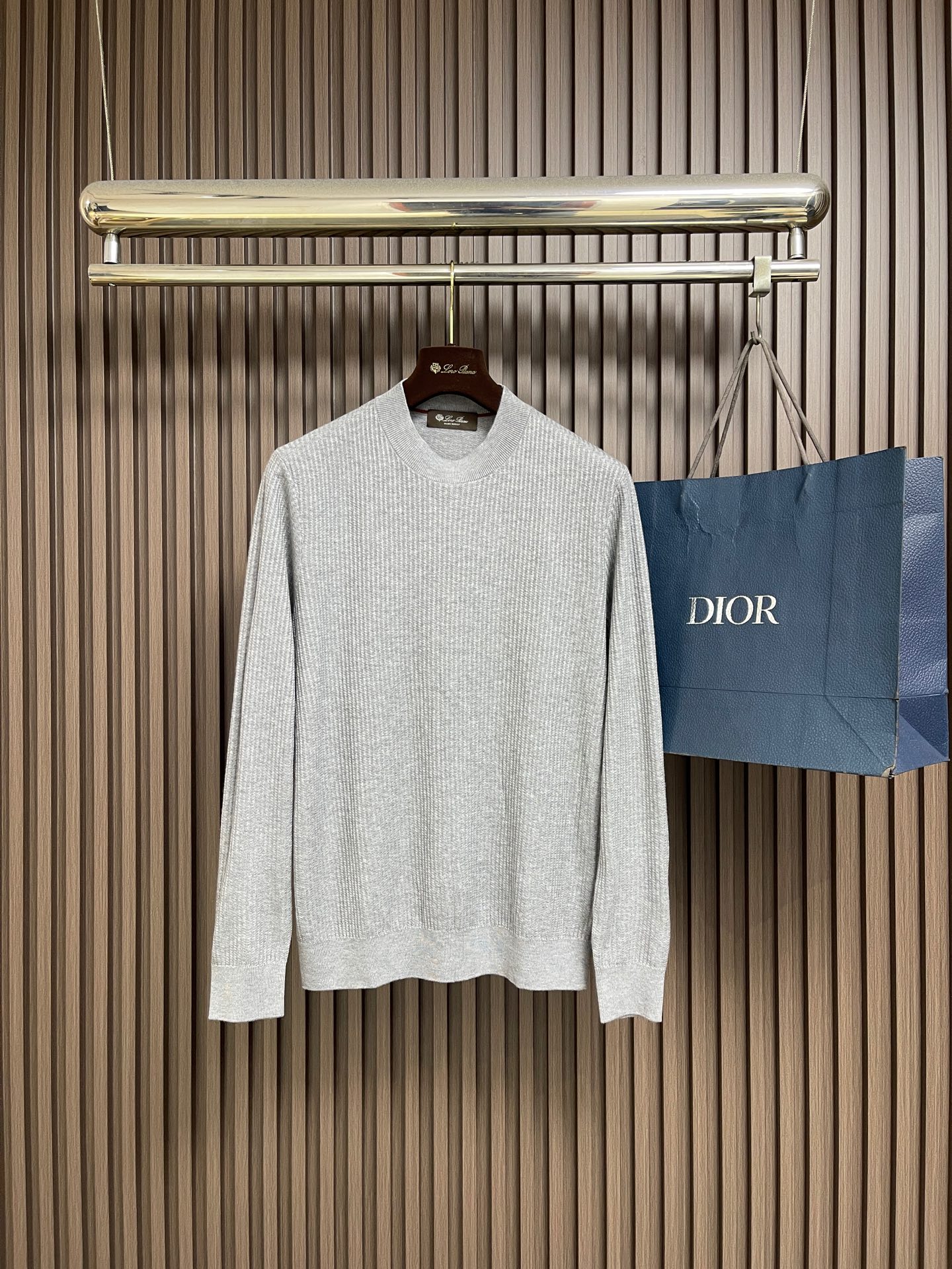 🛒🛒Loro piana 圆领针织毛衣，匠心圆领版型，低调精致，不张扬却处处考究，恰到好处修饰脖颈线条，日常内搭、单穿都