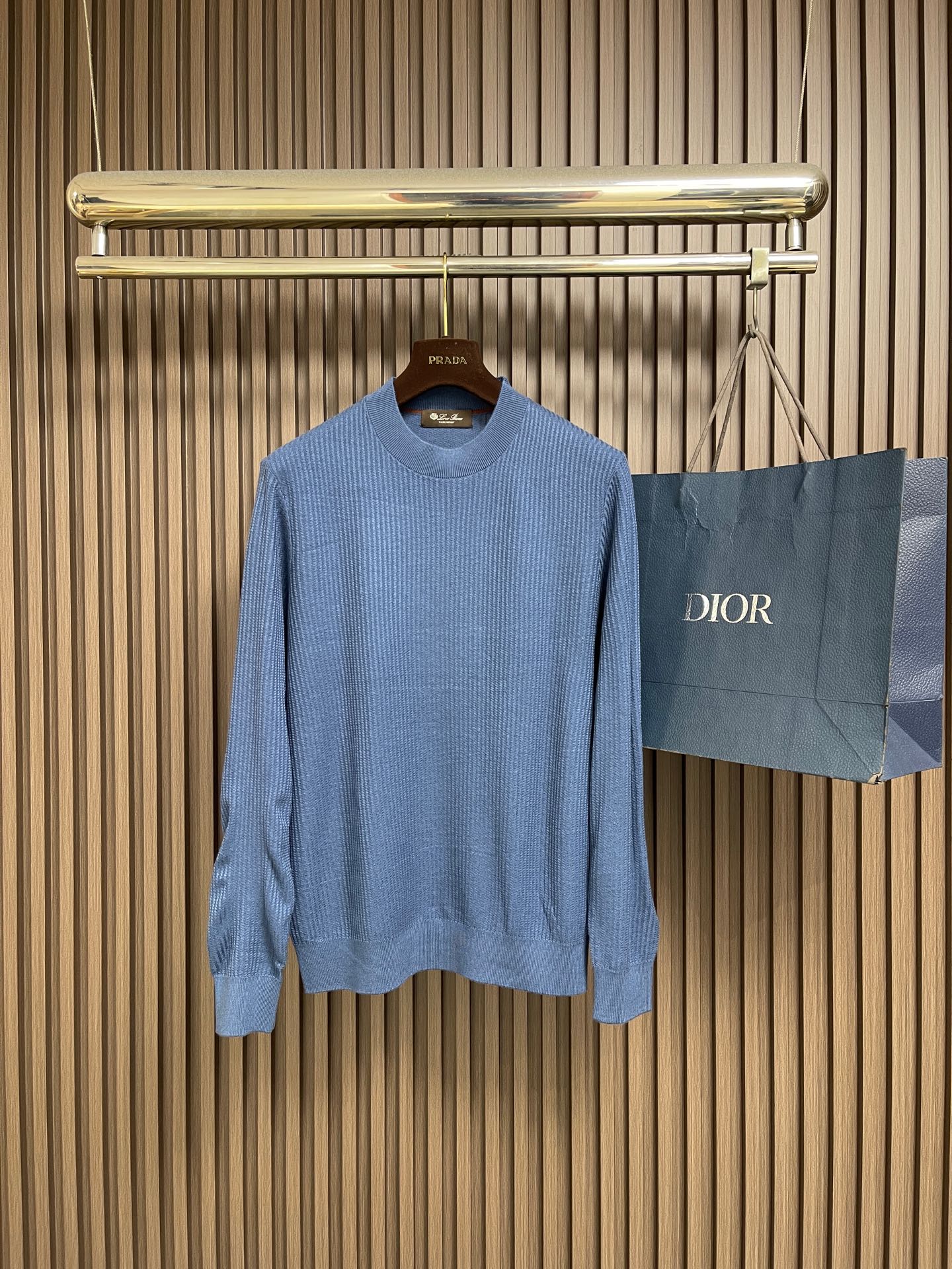 🛒🛒Loro piana 圆领针织毛衣，匠心圆领版型，低调精致，不张扬却处处考究，恰到好处修饰脖颈线条，日常内搭、单穿都
