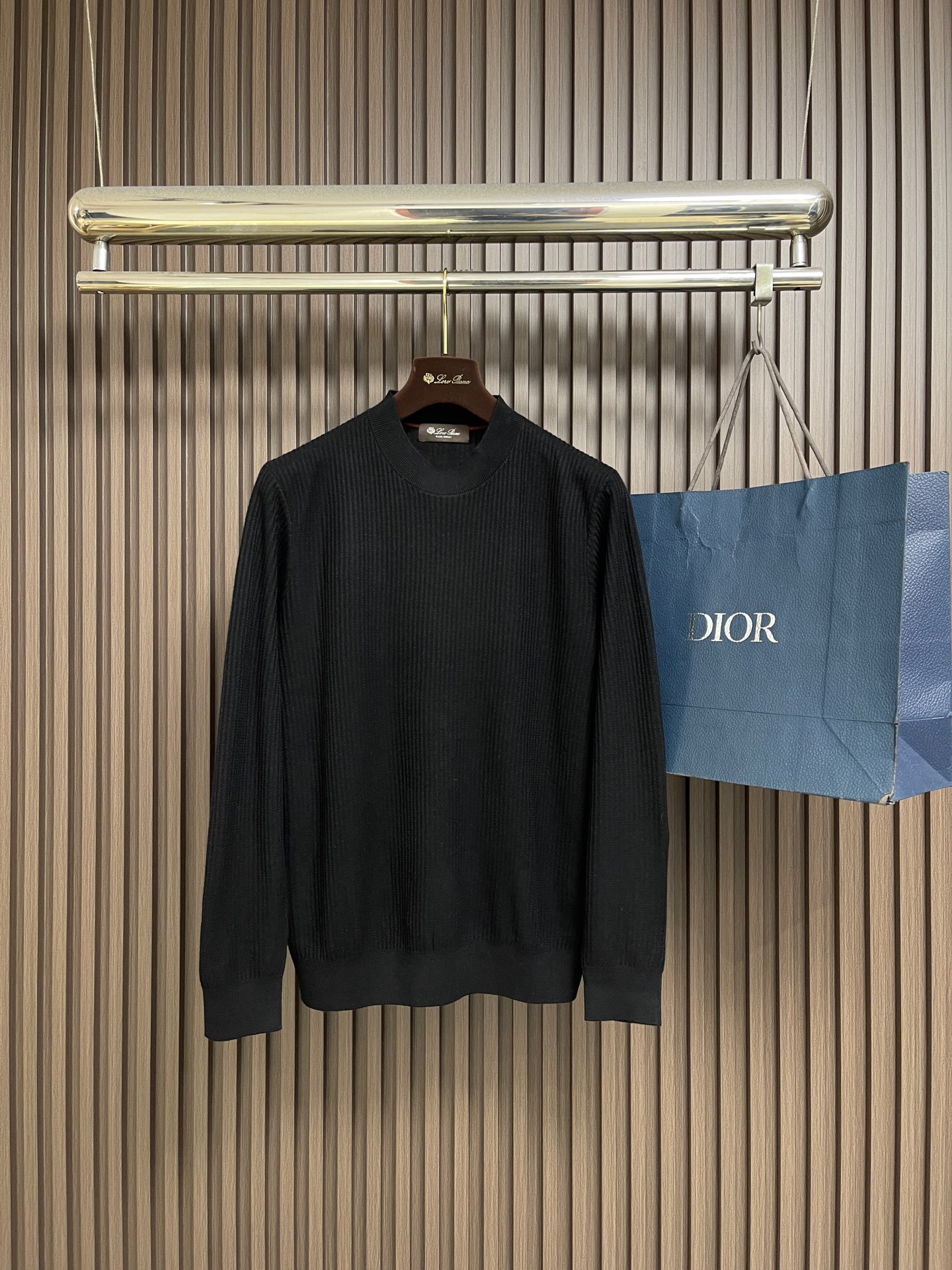 🛒🛒Loro piana 圆领针织毛衣，匠心圆领版型，低调精致，不张扬却处处考究，恰到好处修饰脖颈线条，日常内搭、单穿都