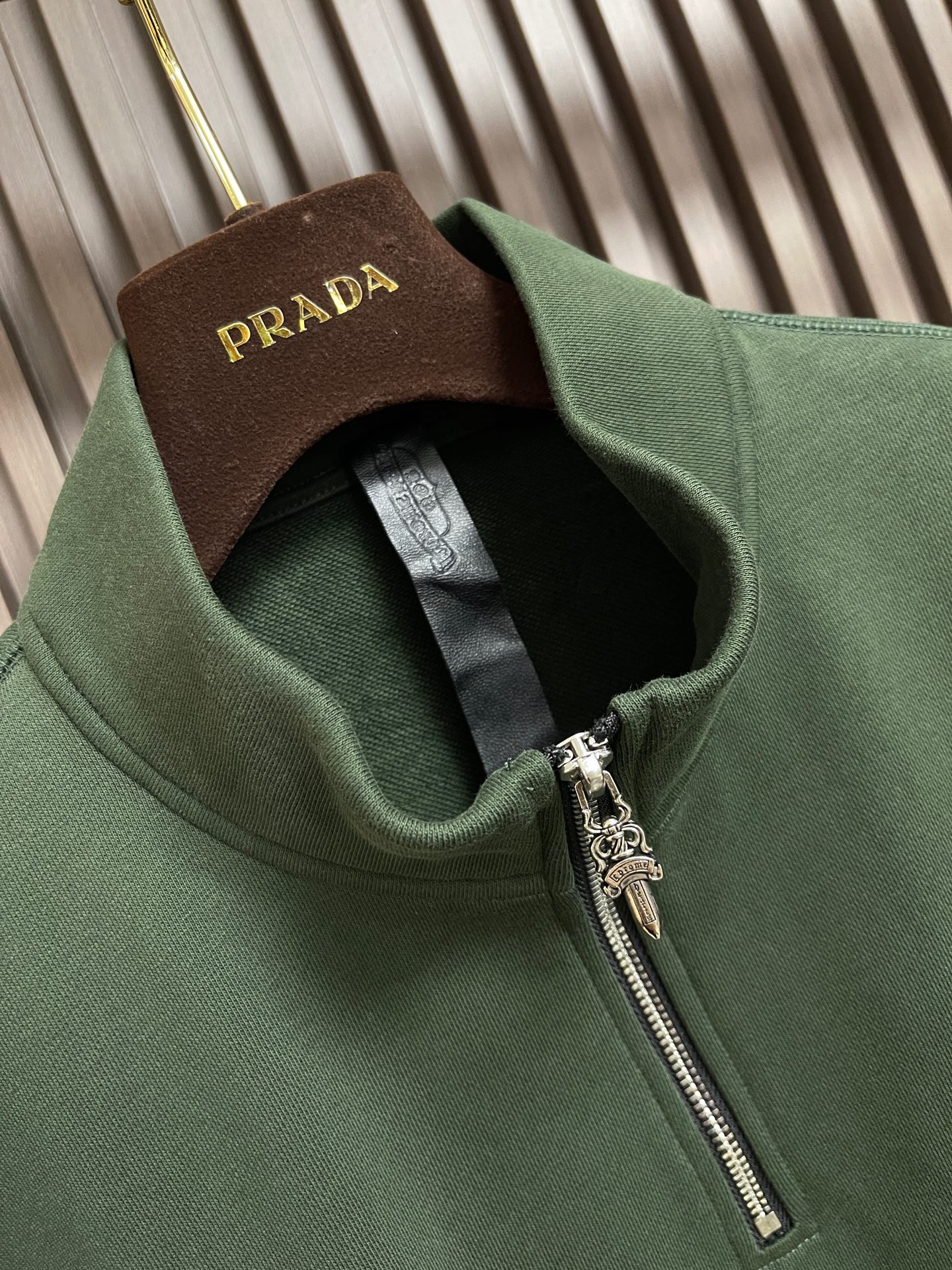 🛒🛒Chrome Hearts CH克罗心刺绣半拉链长袖外套，定制雾感云窗重磅棉感卫衣布 垂坠挺括 舒适贴肤 醇厚摩卡棕