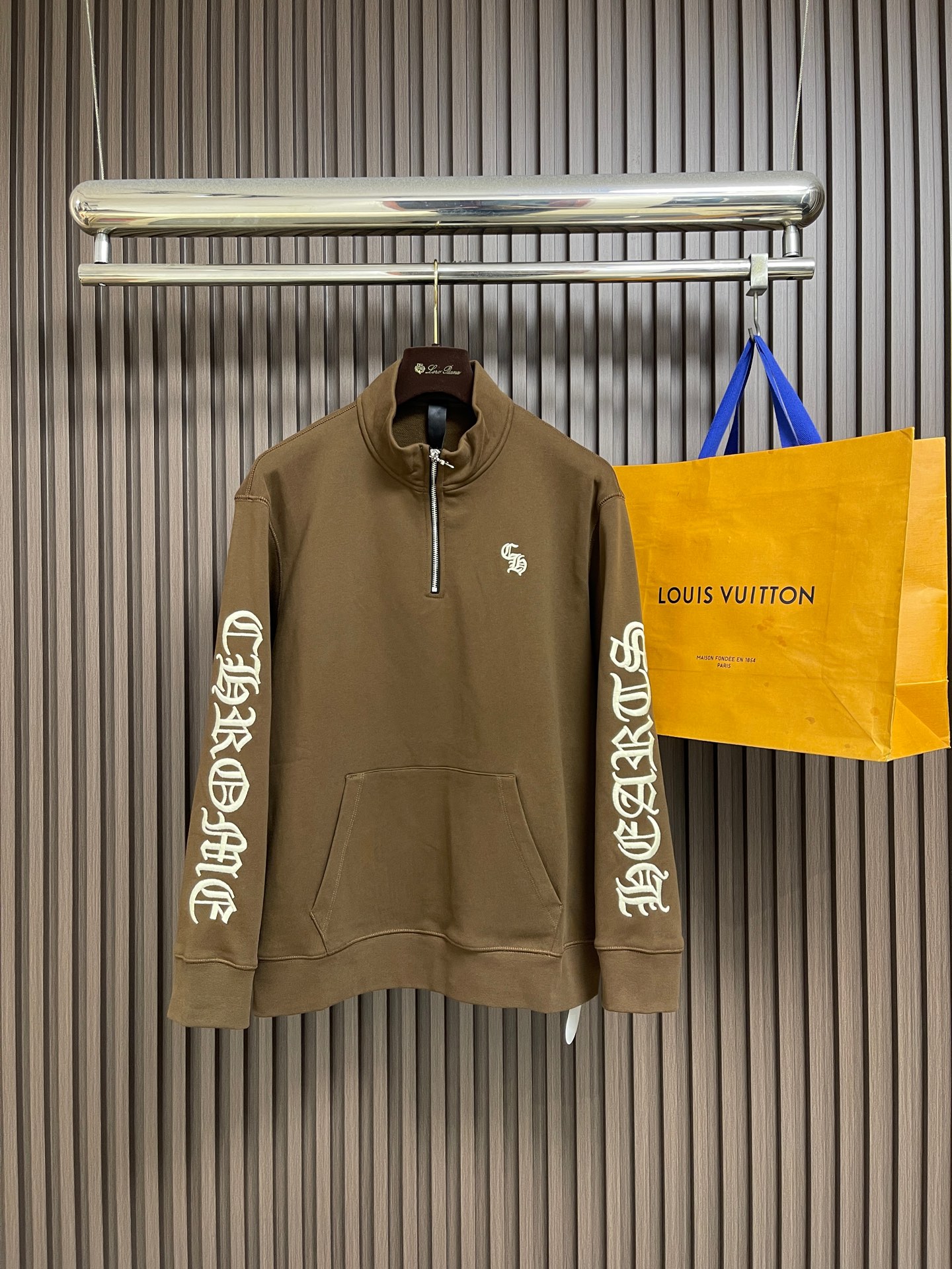 🛒🛒Chrome Hearts CH克罗心刺绣半拉链长袖外套，定制雾感云窗重磅棉感卫衣布 垂坠挺括 舒适贴肤 醇厚摩卡棕
