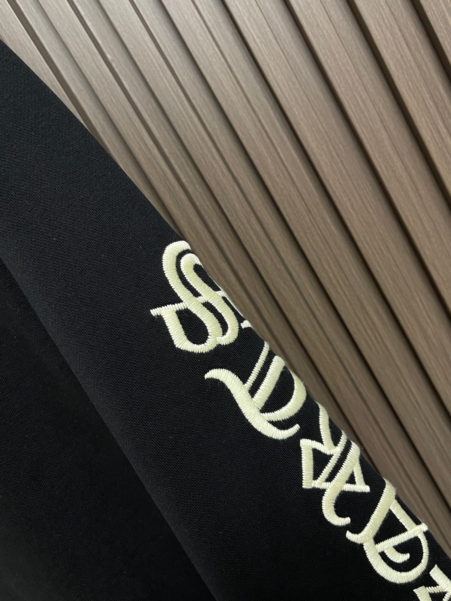 🛒🛒Chrome Hearts CH克罗心刺绣半拉链长袖外套，定制雾感云窗重磅棉感卫衣布 垂坠挺括 舒适贴肤 醇厚摩卡棕