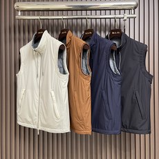 🛒🛒Zegna 双面穿背心马甲,这款双面穿背心采用轻量化设计,轻盈如风,这款时髦的背心采用立领风格,可确保完美搭配,优雅 🛒🛒Zegna 双面穿背心马甲,这款双面穿背心采用轻量化设计,轻盈如风,这款时髦的背心采用立领风格,可确保完美搭配,优雅