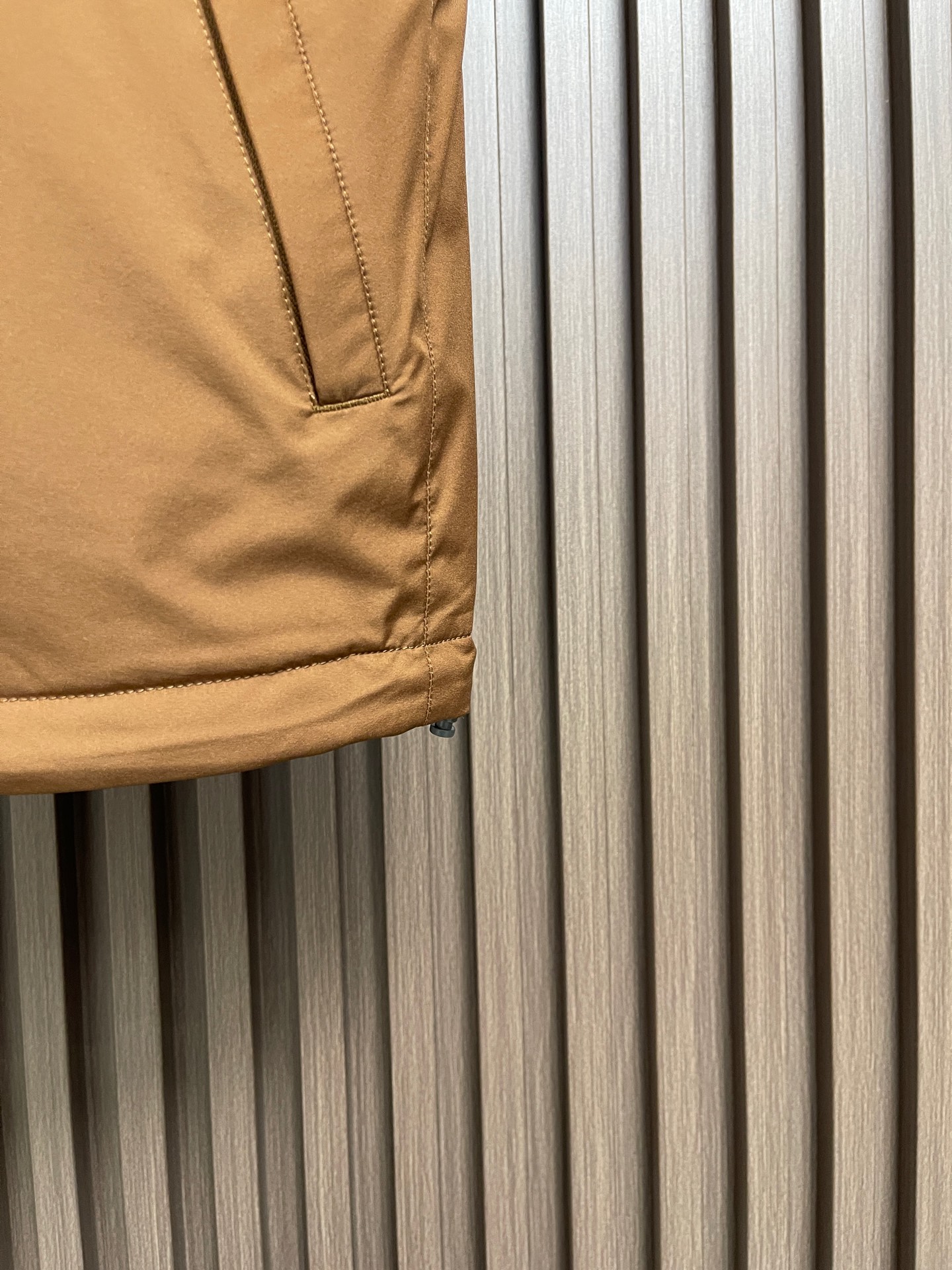 🛒🛒Zegna 双面穿背心马甲,这款双面穿背心采用轻量化设计,轻盈如风,这款时髦的背心采用立领风格,可确保完美搭配,优雅 🛒🛒Zegna 双面穿背心马甲,这款双面穿背心采用轻量化设计,轻盈如风,这款时髦的背心采用立领风格,可确保完美搭配,优雅