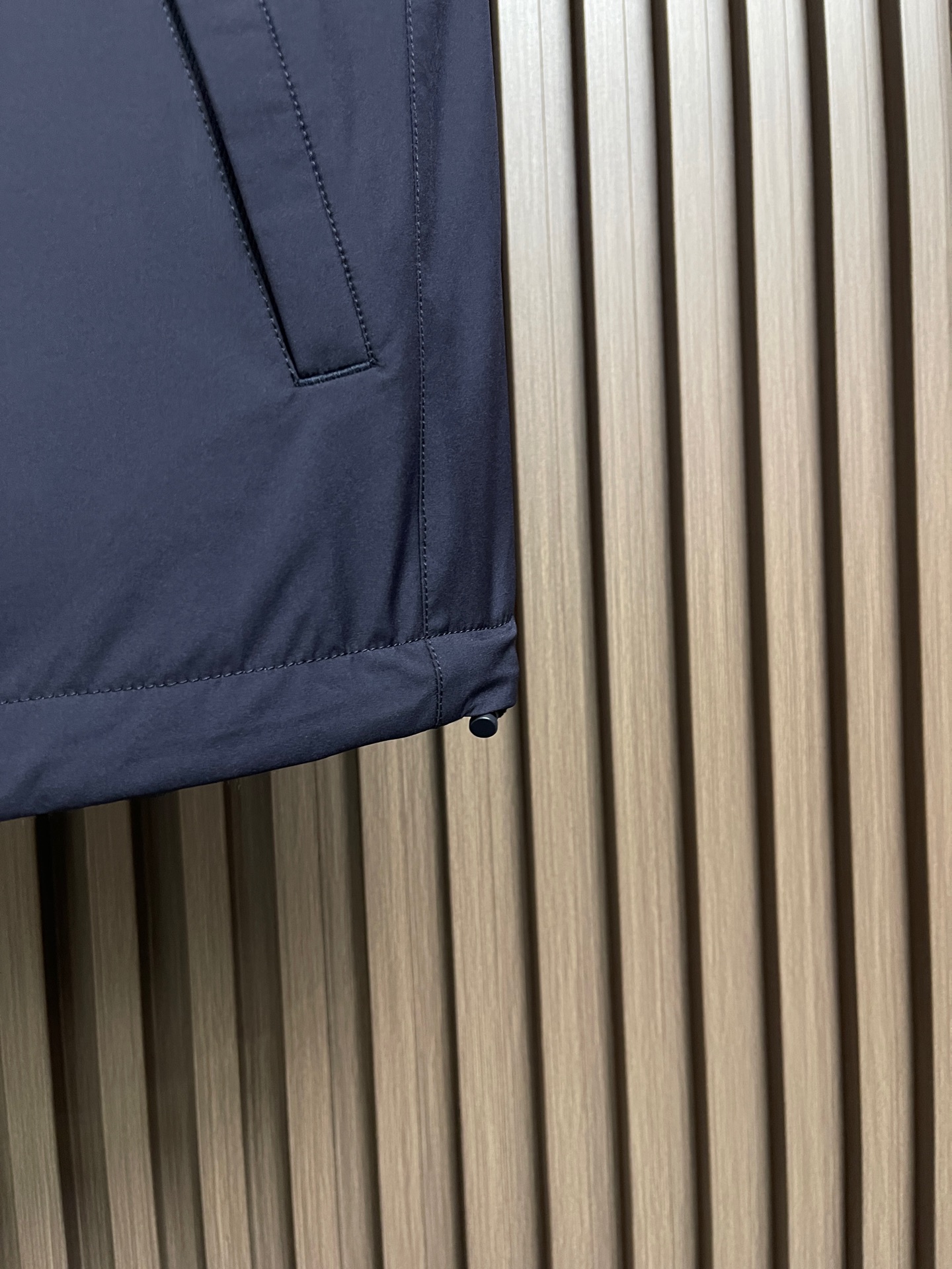 🛒🛒Zegna 双面穿背心马甲,这款双面穿背心采用轻量化设计,轻盈如风,这款时髦的背心采用立领风格,可确保完美搭配,优雅 🛒🛒Zegna 双面穿背心马甲,这款双面穿背心采用轻量化设计,轻盈如风,这款时髦的背心采用立领风格,可确保完美搭配,优雅