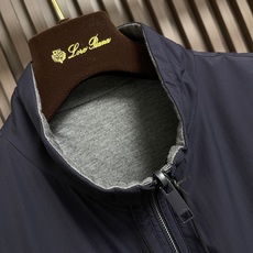 🛒🛒Zegna 双面穿背心马甲,这款双面穿背心采用轻量化设计,轻盈如风,这款时髦的背心采用立领风格,可确保完美搭配,优雅 🛒🛒Zegna 双面穿背心马甲,这款双面穿背心采用轻量化设计,轻盈如风,这款时髦的背心采用立领风格,可确保完美搭配,优雅
