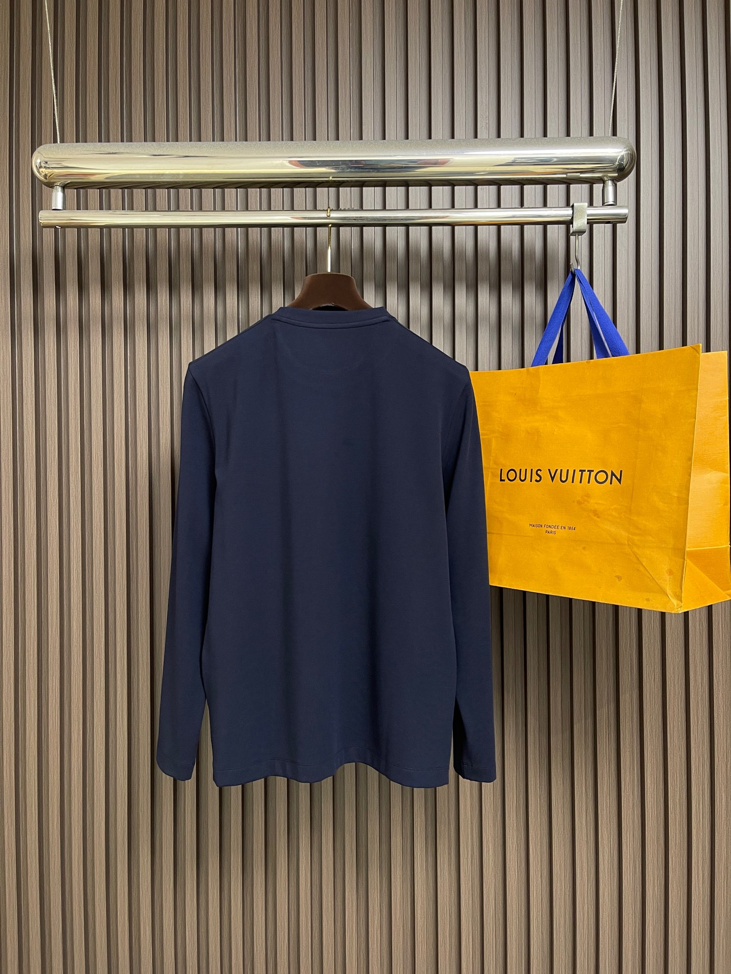 🛒🛒Prada 2026SS早春新款三角标识长袖T恤，甄选软糯亲肤的全棉面料制成，标准版圆领短袖裁剪，更适合日常穿着。简
