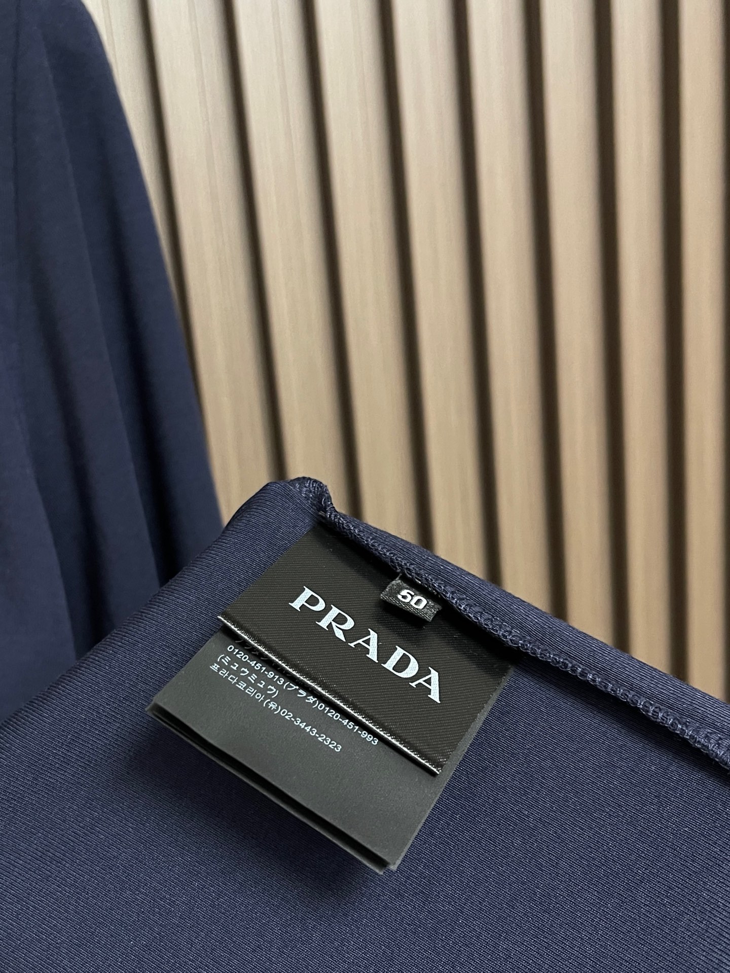 🛒🛒Prada 2026SS早春新款三角标识长袖T恤，甄选软糯亲肤的全棉面料制成，标准版圆领短袖裁剪，更适合日常穿着。简