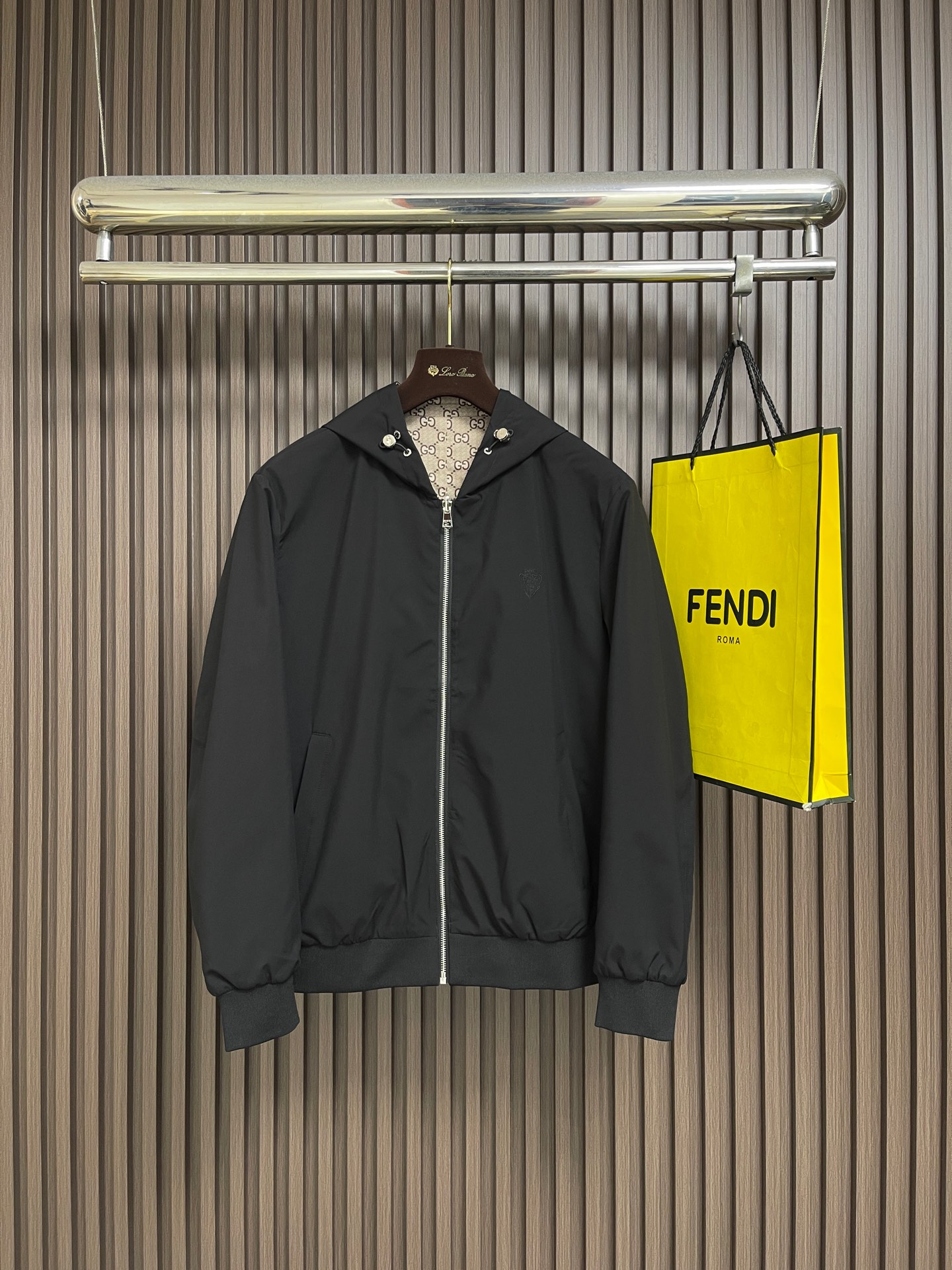 🛒🛒Gucci 双面棉质帆布刺绣标识夹克外套，采用100%精疏棉平纹梭织布，聚酯纤维梭织布，扁机罗纹，进口刺绣，数码直喷