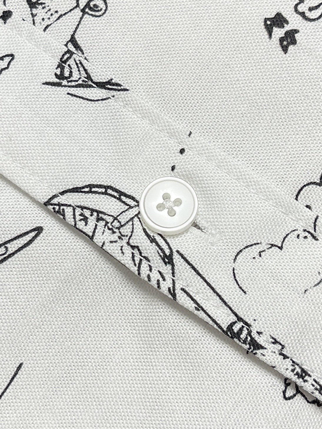 🛒🛒TB Thom Browne 涂鸦印花长袖衬衫，衣身为定制纽扣采用珍贵的贝壳扣，成衣水洗处理，需要专业的机器拼接而成
