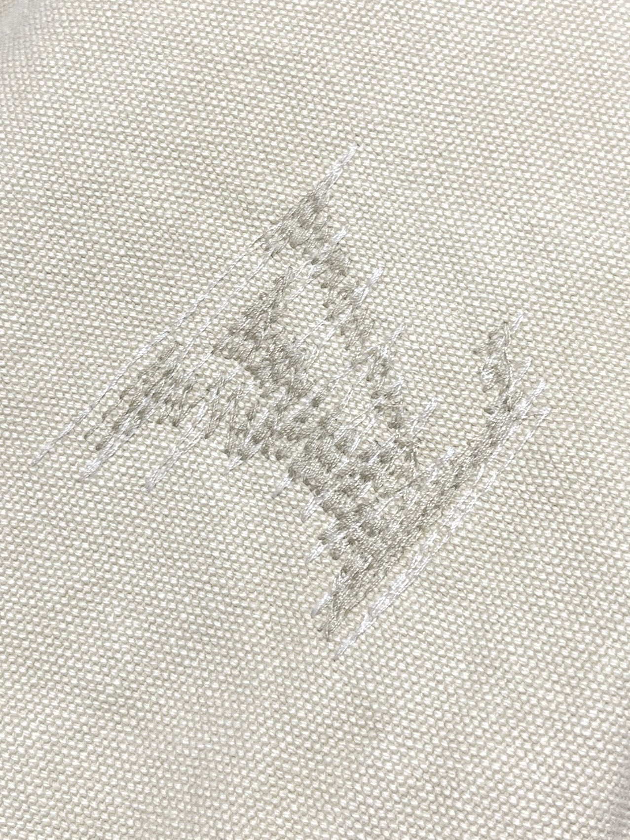 🛒🛒LV 2026FW字母花卉折线刺绣连帽牛仔外套，受日本传统启发的Monogram Sashiko刺绣赋予了手工口音，