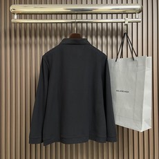 🛒🛒Zegna 2026ss秋冬新款翻领长袖Polo,衣橱必备的一款 看似简单 领口大小宽窄 考验师傅功底 来来回回打了 🛒🛒Zegna 2026ss秋冬新款翻领长袖Polo,衣橱必备的一款 看似简单 领口大小宽窄 考验师傅功底 来来回回打了