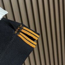 🛒🛒Zegna 2026ss秋冬新款翻领长袖Polo,衣橱必备的一款 看似简单 领口大小宽窄 考验师傅功底 来来回回打了 🛒🛒Zegna 2026ss秋冬新款翻领长袖Polo,衣橱必备的一款 看似简单 领口大小宽窄 考验师傅功底 来来回回打了