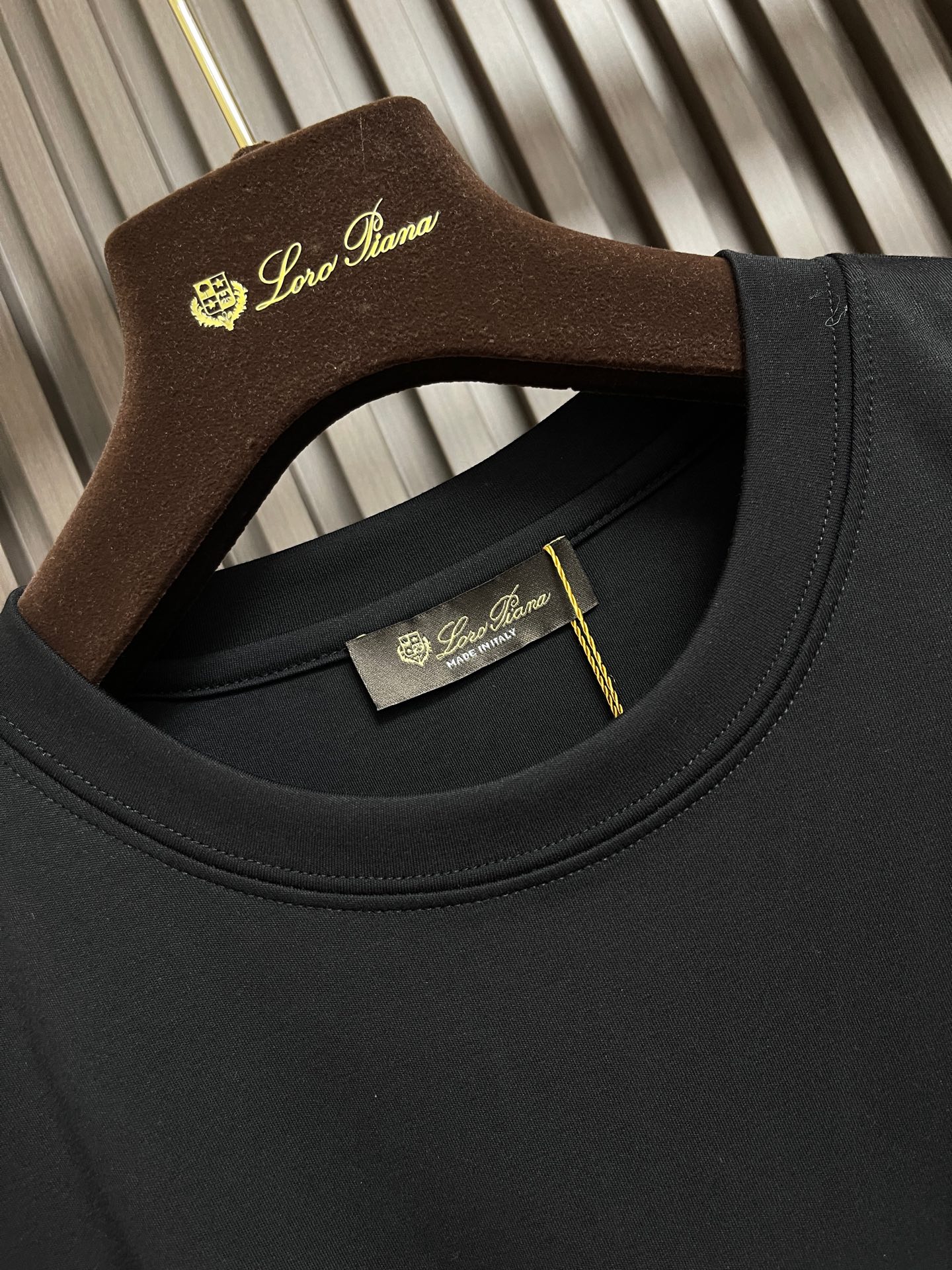 🛒🛒Loro piana LoroPiana 2026ss夏装新品短袖T恤,进口顶极精梳棉面料,极为亲肤舒适 摸上去非常 🛒🛒Loro piana LoroPiana 2026ss夏装新品短袖T恤,进口顶极精梳棉面料,极为亲肤舒适 摸上去非常