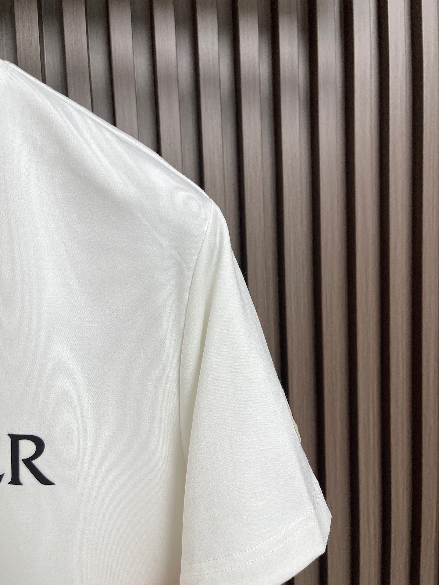 🛒🛒MONCLER 2026ss春夏新款短袖T恤，面料采用新疆长绒棉，纤维长度和强度远超普通棉，面料抗起球、抗拉伸，且透