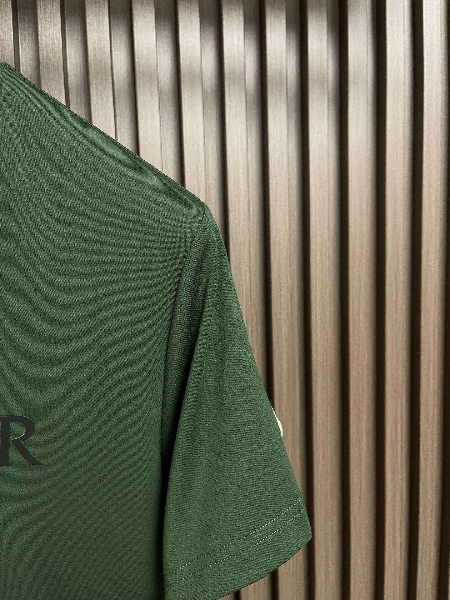 🛒🛒MONCLER 2026ss春夏新款短袖T恤,面料采用新疆长绒棉,纤维长度和强度远超普通棉,面料抗起球、抗拉伸,且透 🛒🛒MONCLER 2026ss春夏新款短袖T恤,面料采用新疆长绒棉,纤维长度和强度远超普通棉,面料抗起球、抗拉伸,且透
