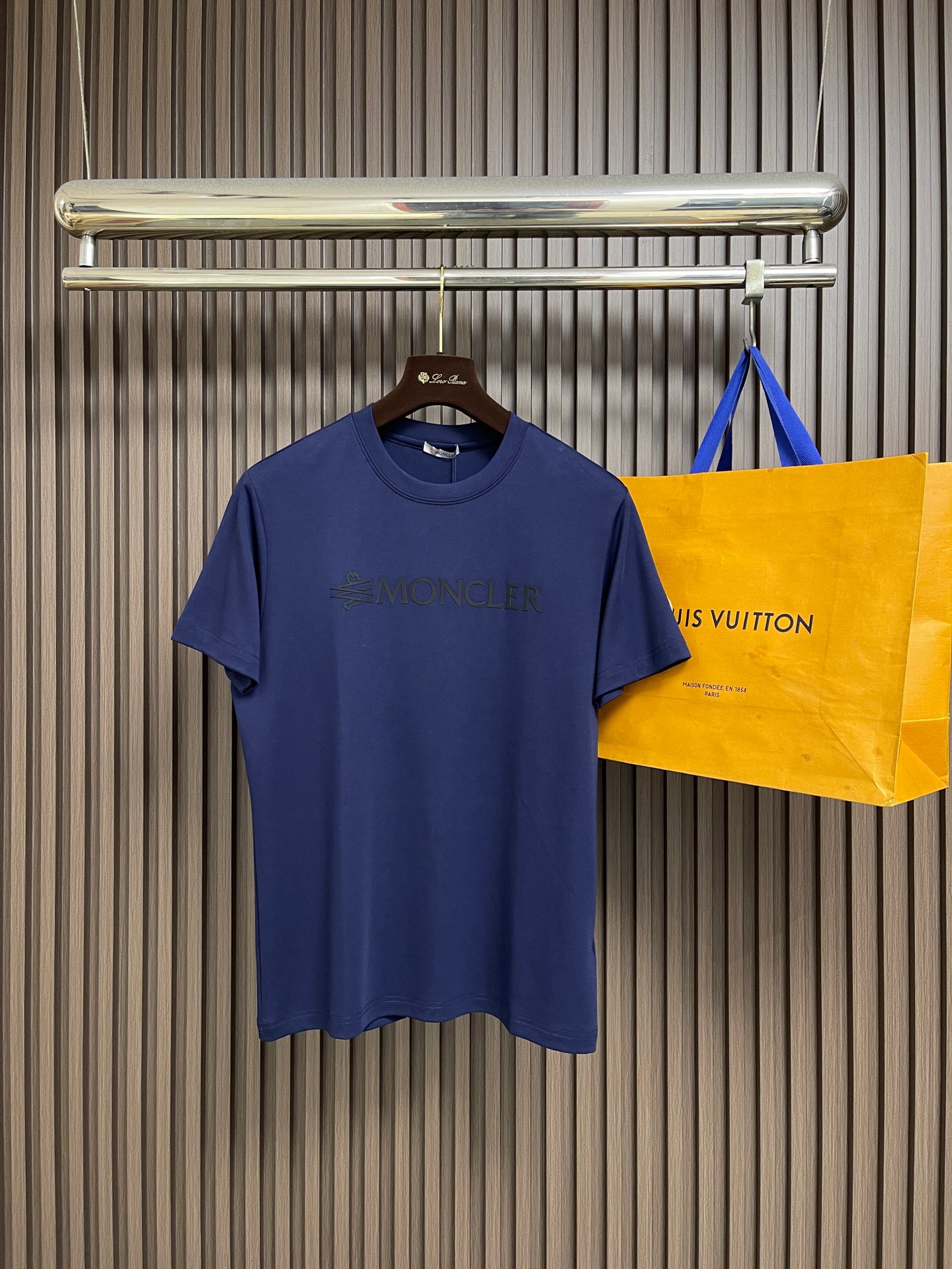 🛒🛒MONCLER 2026ss春夏新款短袖T恤，面料采用新疆长绒棉，纤维长度和强度远超普通棉，面料抗起球、抗拉伸，且透
