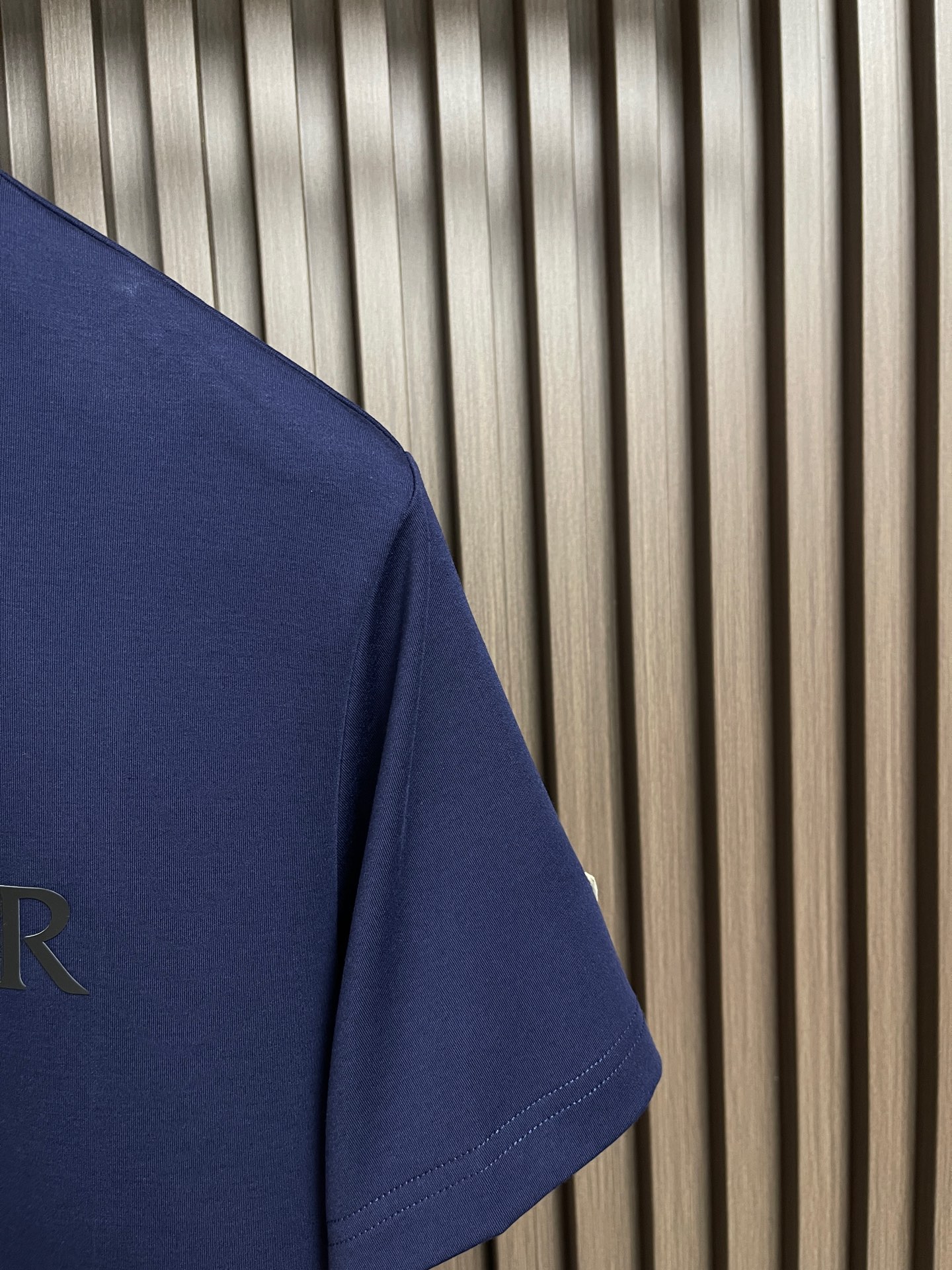 🛒🛒MONCLER 2026ss春夏新款短袖T恤，面料采用新疆长绒棉，纤维长度和强度远超普通棉，面料抗起球、抗拉伸，且透