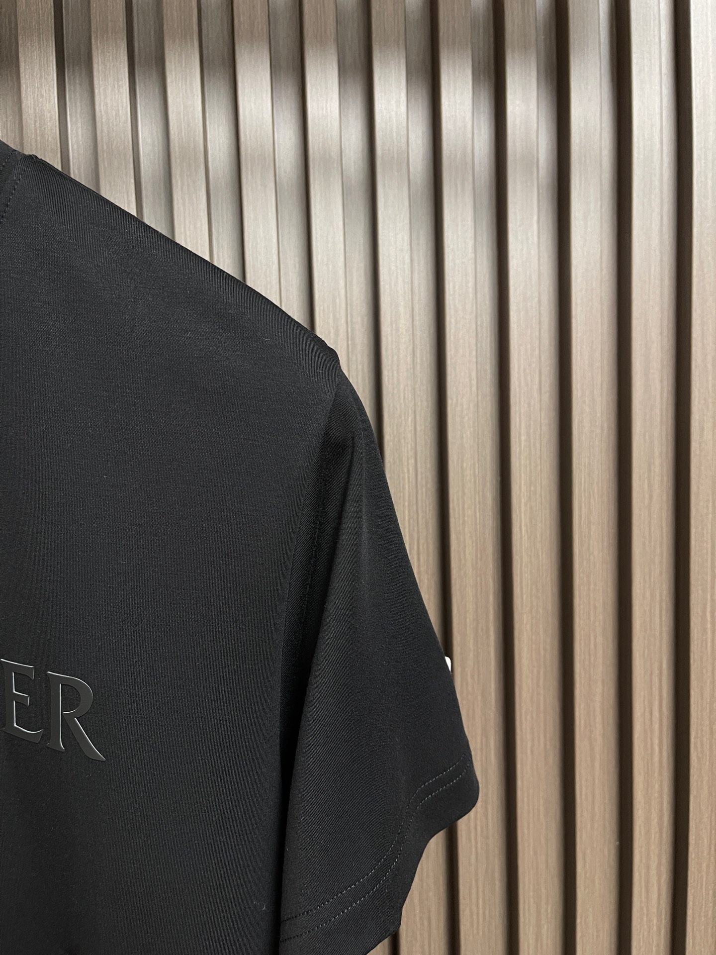 🛒🛒MONCLER 2026ss春夏新款短袖T恤,面料采用新疆长绒棉,纤维长度和强度远超普通棉,面料抗起球、抗拉伸,且透 🛒🛒MONCLER 2026ss春夏新款短袖T恤,面料采用新疆长绒棉,纤维长度和强度远超普通棉,面料抗起球、抗拉伸,且透