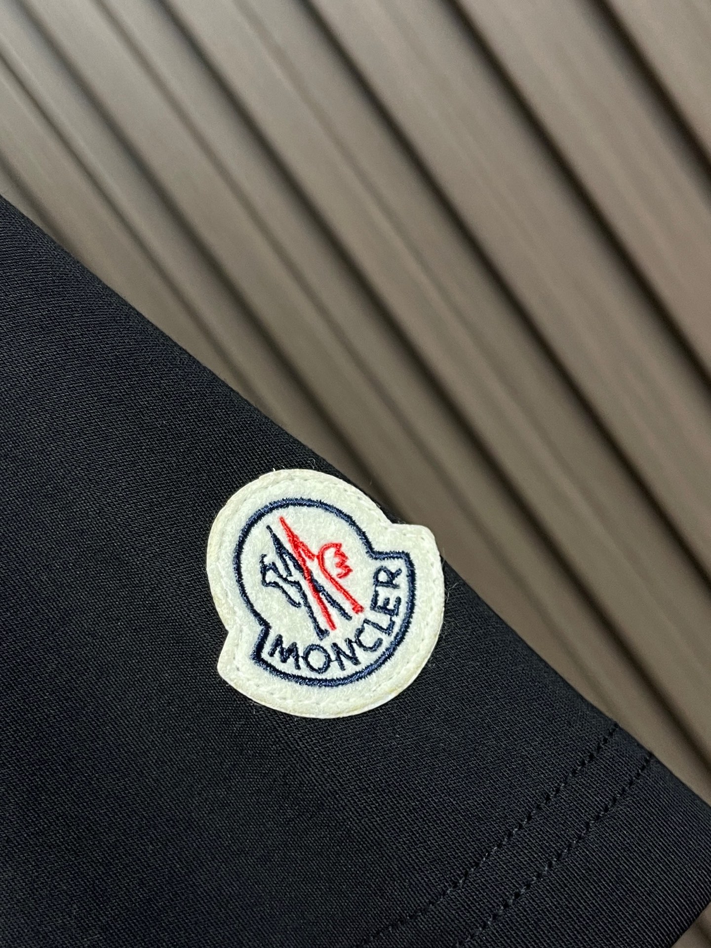🛒🛒MONCLER 2026ss春夏新款短袖T恤,面料采用新疆长绒棉,纤维长度和强度远超普通棉,面料抗起球、抗拉伸,且透 🛒🛒MONCLER 2026ss春夏新款短袖T恤,面料采用新疆长绒棉,纤维长度和强度远超普通棉,面料抗起球、抗拉伸,且透