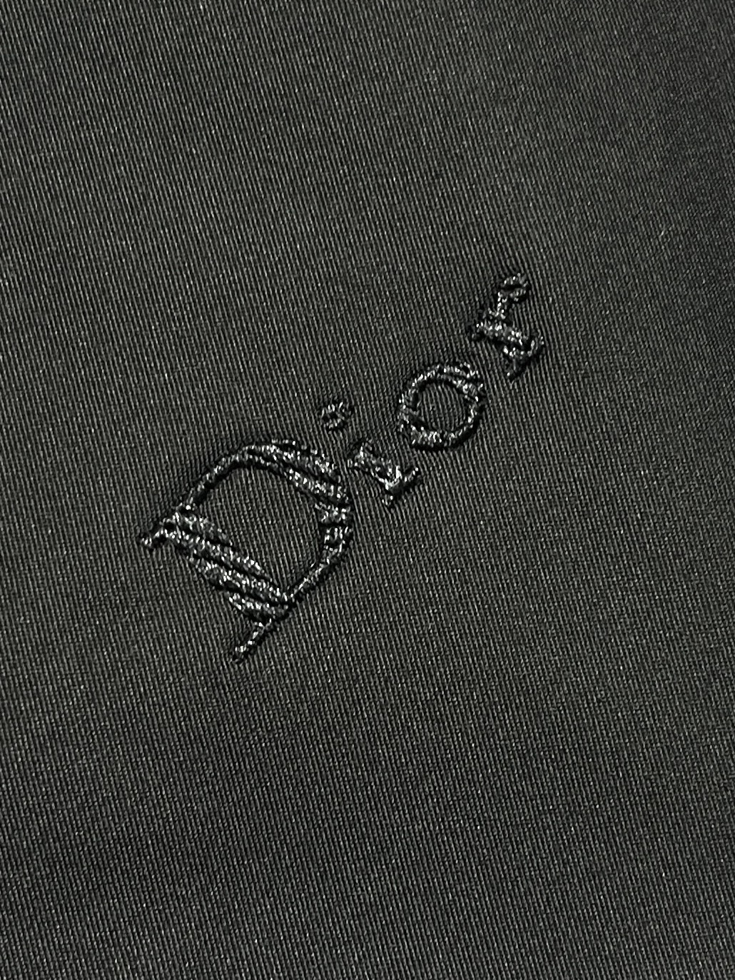 🛒🛒Dior 工装风双向拉链夹克外套，这款拉链工装重塑复古工装美学，甄选混纺面料打造柔和哑光质感，提供米白、纯黑双色选择