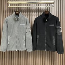 🛒🛒Moncler 2026SS 口袋标识摇粒绒拉链外套,选用100%聚酯纤维通过高科技加工编制成的羊妃绒面料,表面有一 🛒🛒Moncler 2026SS 口袋标识摇粒绒拉链外套,选用100%聚酯纤维通过高科技加工编制成的羊妃绒面料,表面有一