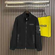 🛒🛒Moncler 2026SS 口袋标识摇粒绒拉链外套,选用100%聚酯纤维通过高科技加工编制成的羊妃绒面料,表面有一 🛒🛒Moncler 2026SS 口袋标识摇粒绒拉链外套,选用100%聚酯纤维通过高科技加工编制成的羊妃绒面料,表面有一