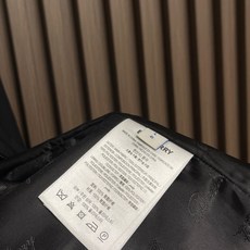🛒🛒Burberry 金属徽标Bloomsbury夹克外套,羊毛人棉混纺西装面料310克,定制铜氨提花里布,复合50D衬 🛒🛒Burberry 金属徽标Bloomsbury夹克外套,羊毛人棉混纺西装面料310克,定制铜氨提花里布,复合50D衬