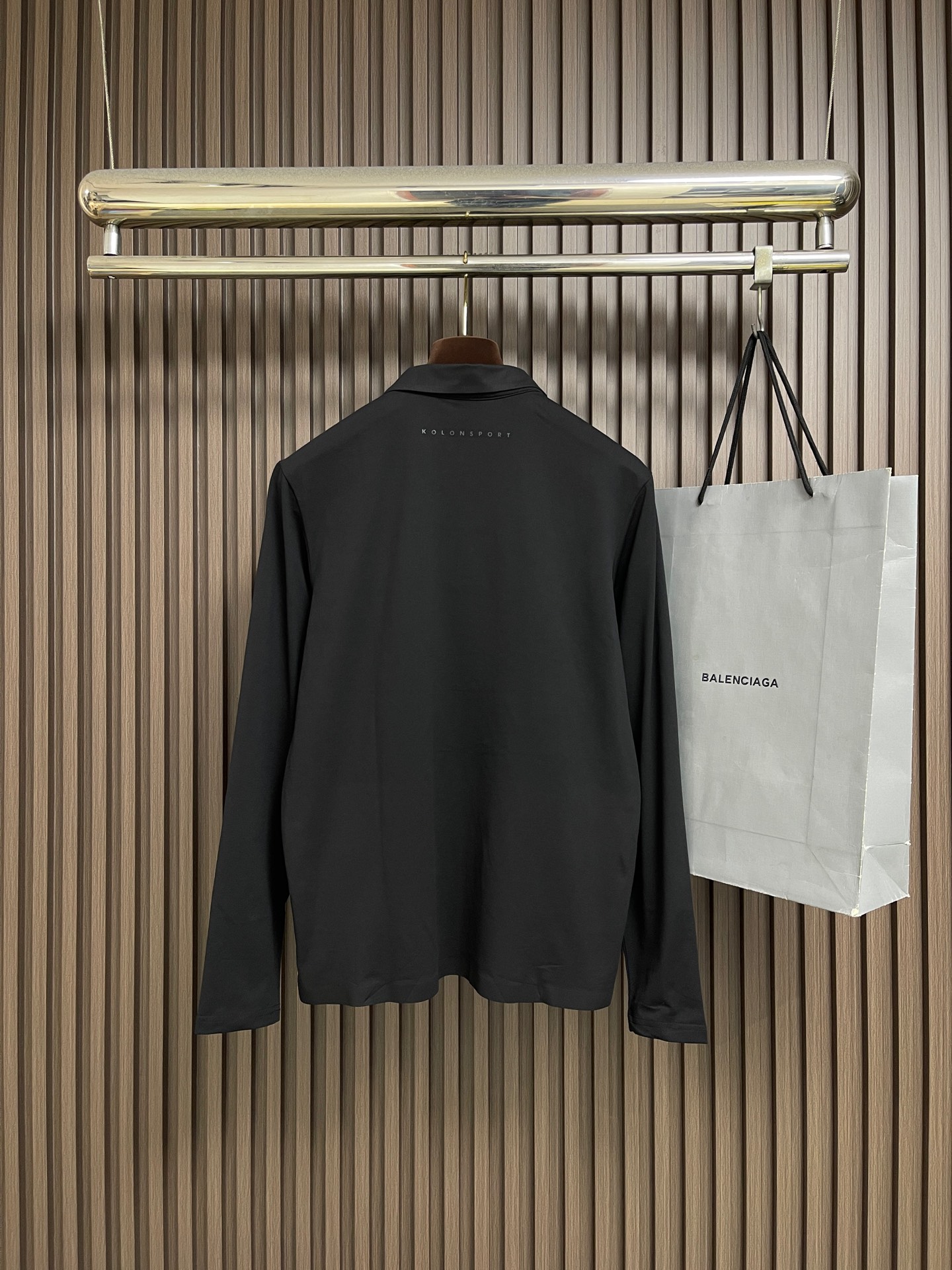 🛒🛒KOLON SPORT可隆长袖翻领Polo衫 定制高弹面料 无痕做工字母经典logo 男女同款 轻盈时尚适合多场所穿 🛒🛒KOLON SPORT可隆长袖翻领Polo衫 定制高弹面料 无痕做工字母经典logo 男女同款 轻盈时尚适合多场所穿