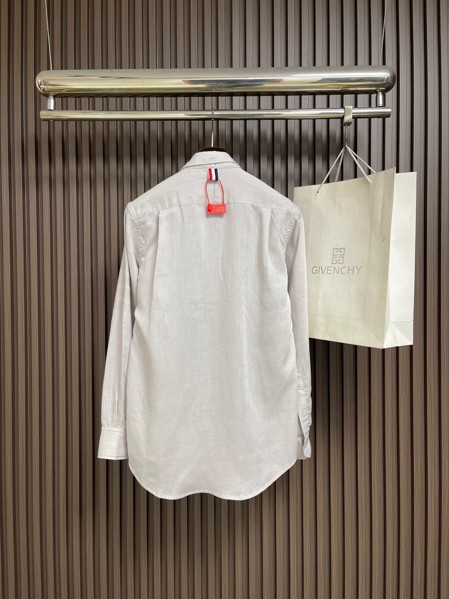 🛒🛒Thom browne TB 新品休闲长袖衬衫 进口原版科技面料，柔软舒适，上身舒适透气，独特设计风格，无论是单穿还