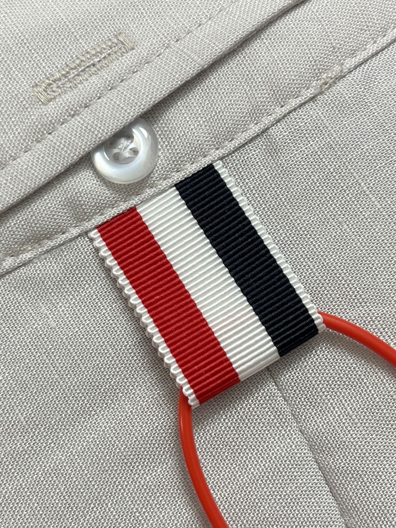 🛒🛒Thom browne TB 新品休闲长袖衬衫 进口原版科技面料，柔软舒适，上身舒适透气，独特设计风格，无论是单穿还