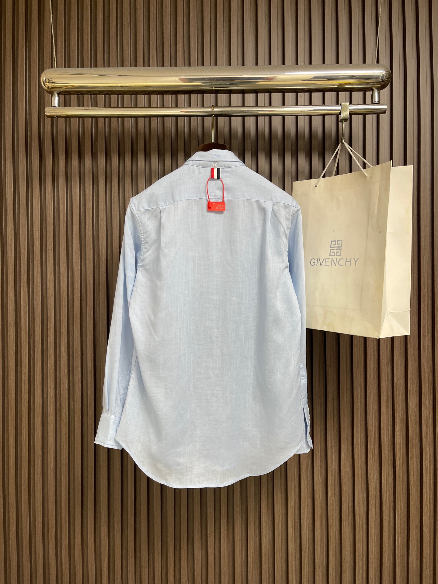 🛒🛒Thom browne TB 新品休闲长袖衬衫 进口原版科技面料，柔软舒适，上身舒适透气，独特设计风格，无论是单穿还