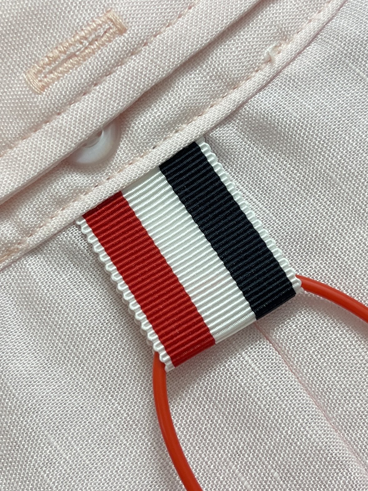 🛒🛒Thom browne TB 新品休闲长袖衬衫 进口原版科技面料，柔软舒适，上身舒适透气，独特设计风格，无论是单穿还