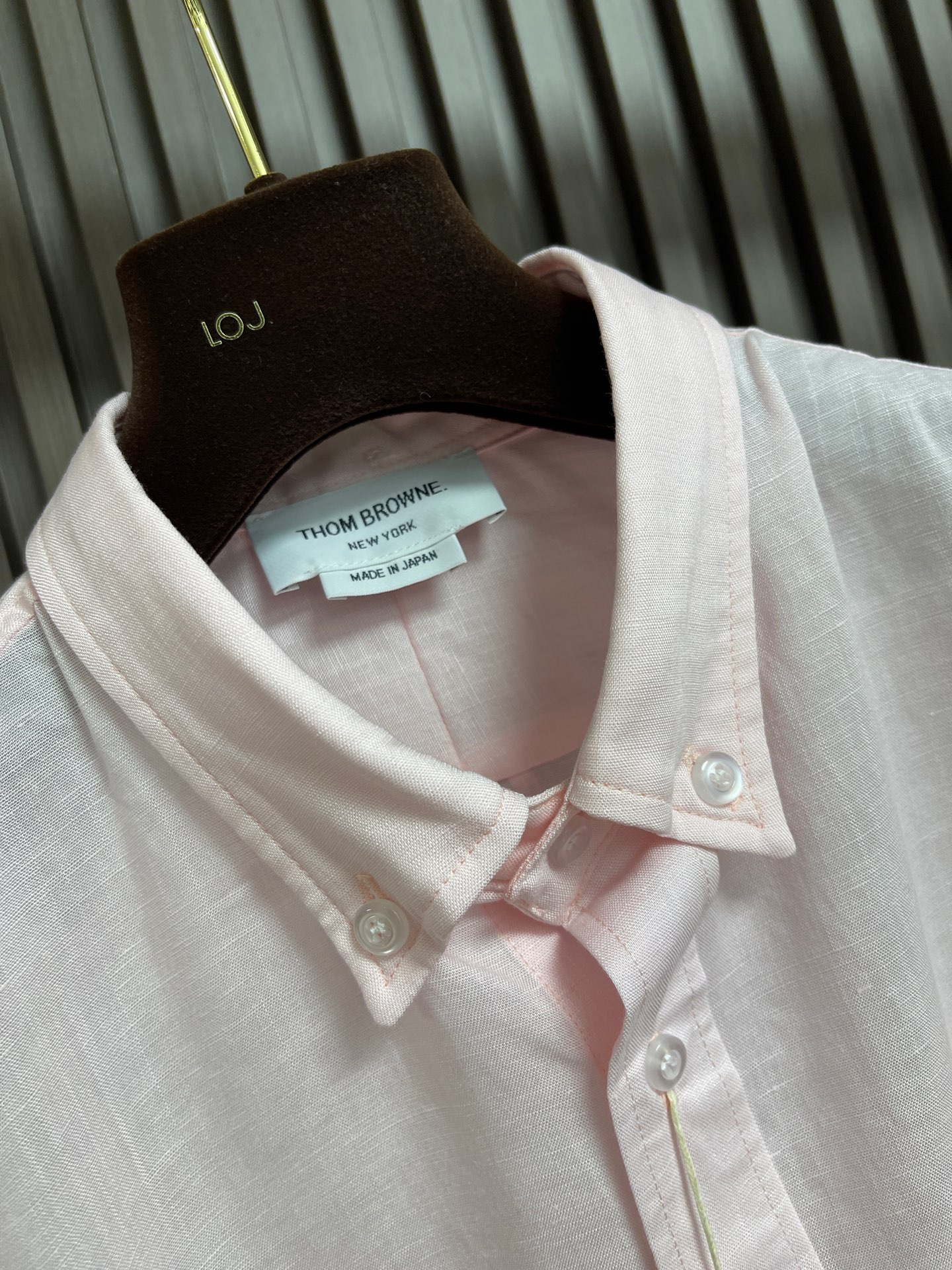 🛒🛒Thom browne TB 新品休闲长袖衬衫 进口原版科技面料，柔软舒适，上身舒适透气，独特设计风格，无论是单穿还