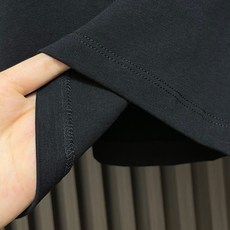 🛒🛒Loewe 字母印花高领打底衫长袖T恤,100%纯棉面料,布面肌理细腻平滑 领口字母运用胶印工艺,先经由网版将胶浆均 🛒🛒Loewe 字母印花高领打底衫长袖T恤,100%纯棉面料,布面肌理细腻平滑 领口字母运用胶印工艺,先经由网版将胶浆均