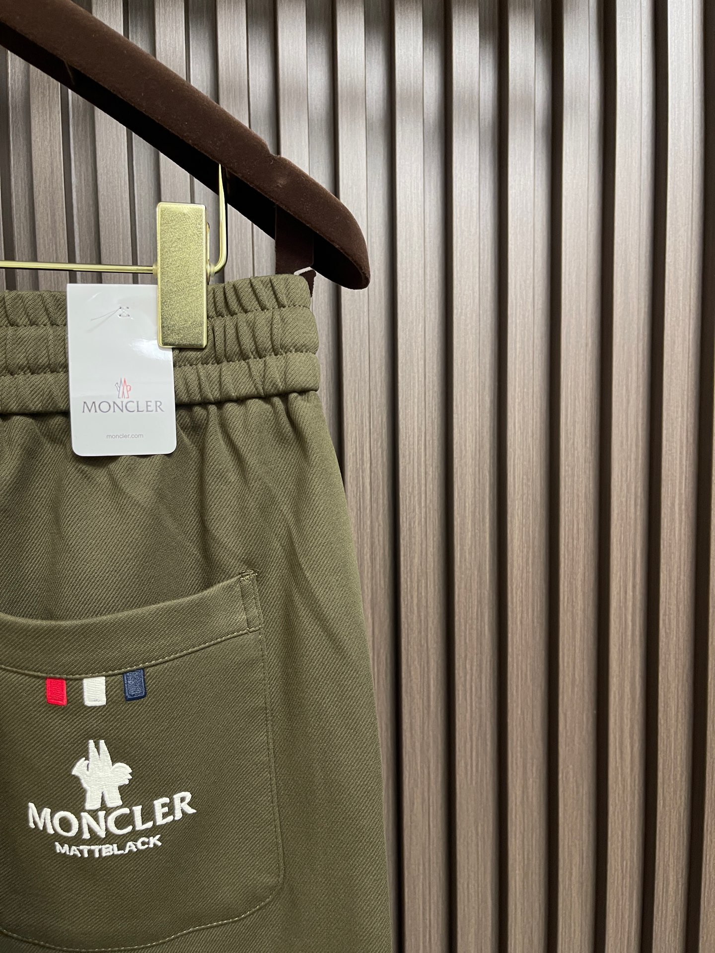 🛒🛒Moncler 2026ss新款直筒卫裤，保暖有型，客供针织纯棉混纺面料，手感软糯舒适，垂感好，搭配松紧腰直脚休闲裤