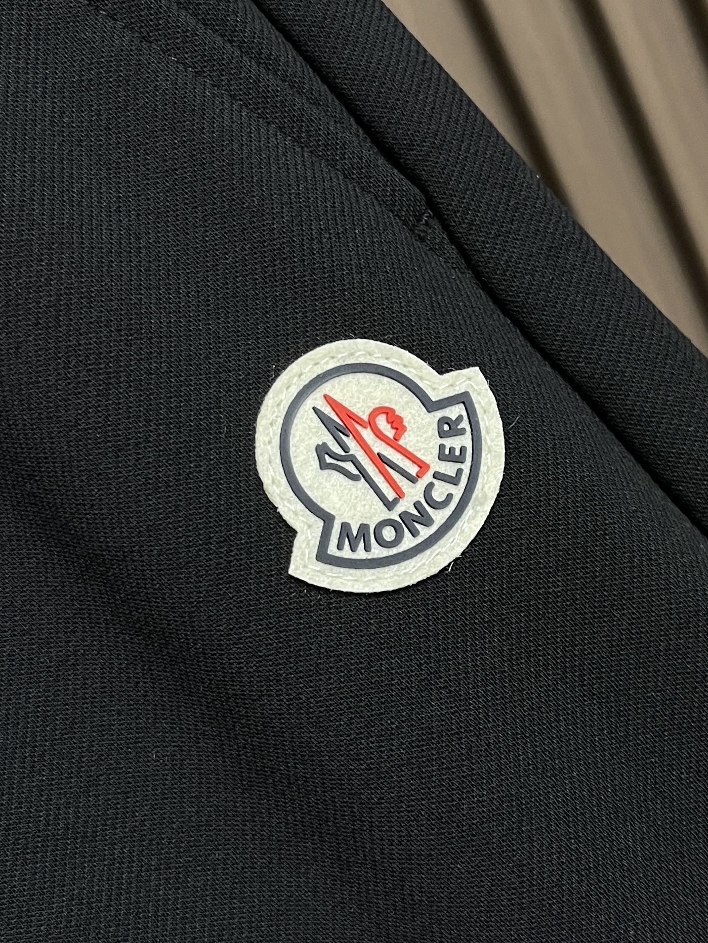 🛒🛒Moncler 2026ss新款直筒卫裤，保暖有型，客供针织纯棉混纺面料，手感软糯舒适，垂感好，搭配松紧腰直脚休闲裤
