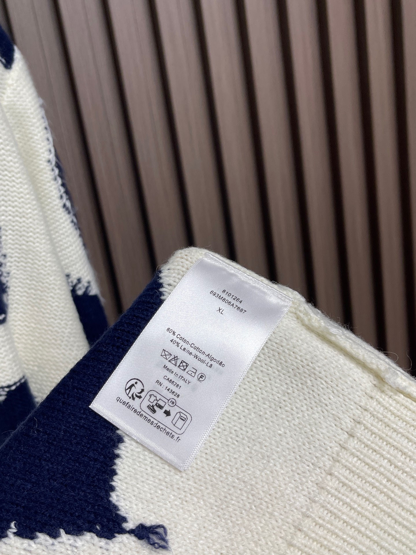 🛒🛒DIOR 2026ss 七夕限定系列 心形印花圆领宽松长袖 毛衣 这款针织衫饰以 Dior Heart 图案,以现代 🛒🛒DIOR 2026ss 七夕限定系列 心形印花圆领宽松长袖 毛衣 这款针织衫饰以 Dior Heart 图案,以现代