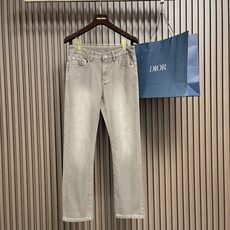 🛒🛒Berluti 2026SS 早秋新款直筒牛仔裤!法国奢华高端品牌重磅打造专为绅士们提供匠心独具的时尚优雅单品!Be 🛒🛒Berluti 2026SS 早秋新款直筒牛仔裤!法国奢华高端品牌重磅打造专为绅士们提供匠心独具的时尚优雅单品!Be