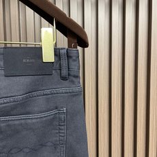🛒🛒Berluti 2026SS 早秋新款直筒牛仔裤!法国奢华高端品牌重磅打造专为绅士们提供匠心独具的时尚优雅单品!Be 🛒🛒Berluti 2026SS 早秋新款直筒牛仔裤!法国奢华高端品牌重磅打造专为绅士们提供匠心独具的时尚优雅单品!Be