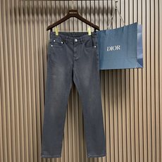 🛒🛒Berluti 2026SS 早秋新款直筒牛仔裤!法国奢华高端品牌重磅打造专为绅士们提供匠心独具的时尚优雅单品!Be 🛒🛒Berluti 2026SS 早秋新款直筒牛仔裤!法国奢华高端品牌重磅打造专为绅士们提供匠心独具的时尚优雅单品!Be